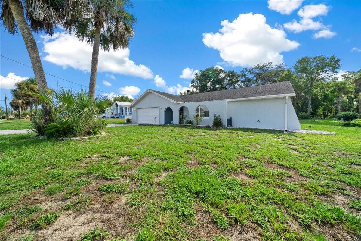 819 N COUNTRY CLUB DRIVE