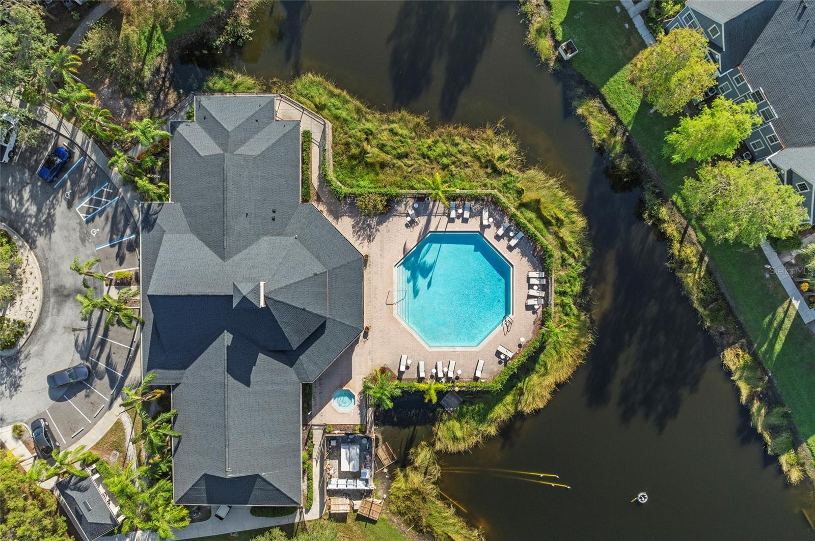 ADMIRALS WALK - Residential