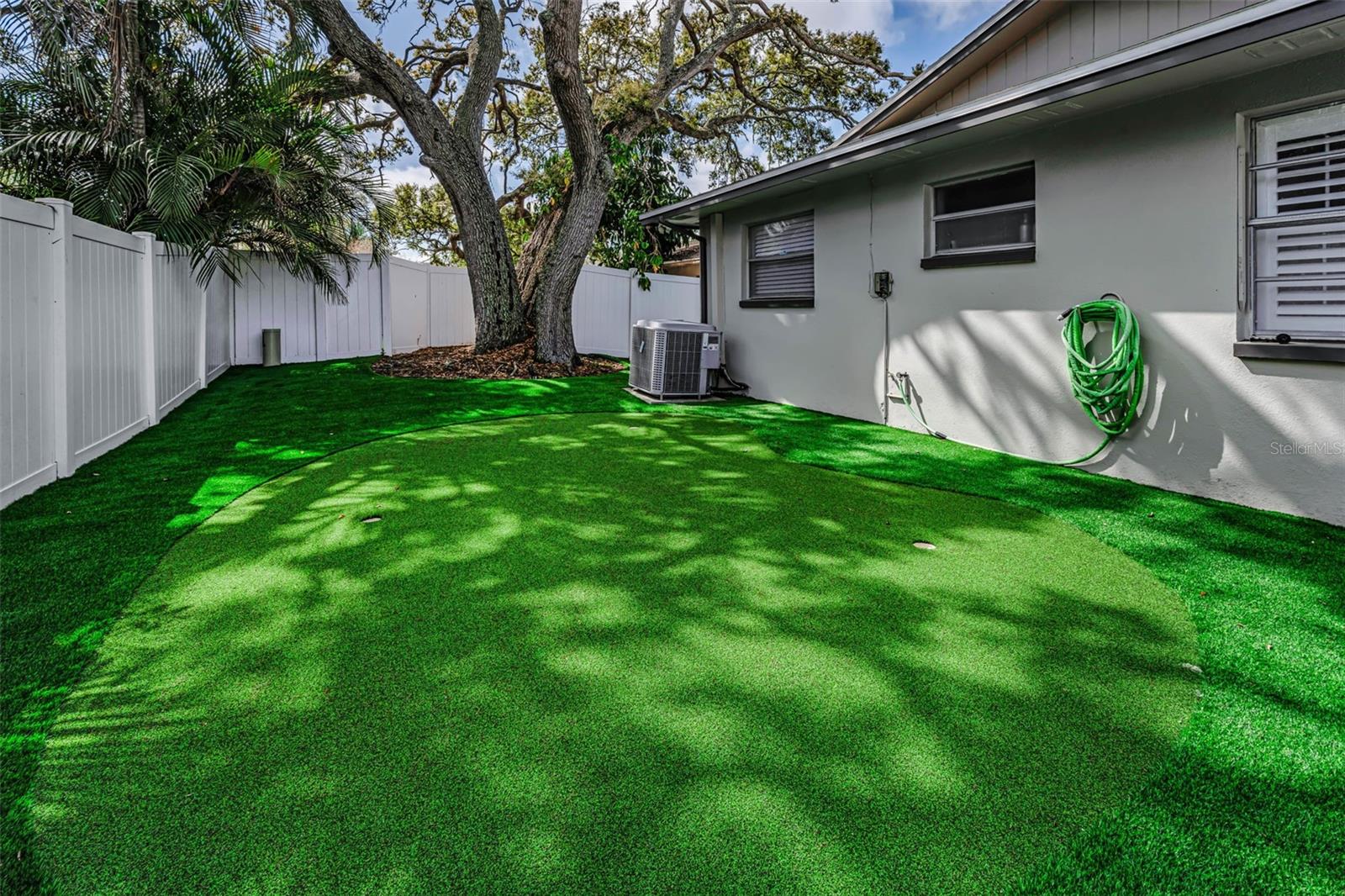 RAVENWOOD MANOR - Residential