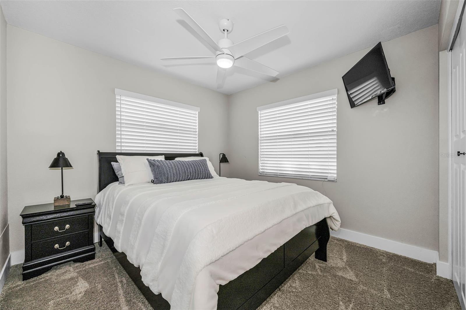 RAVENWOOD MANOR - Residential