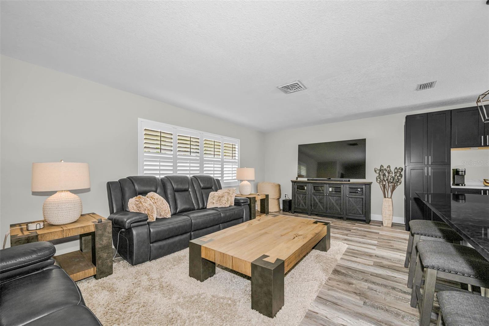 RAVENWOOD MANOR - Residential