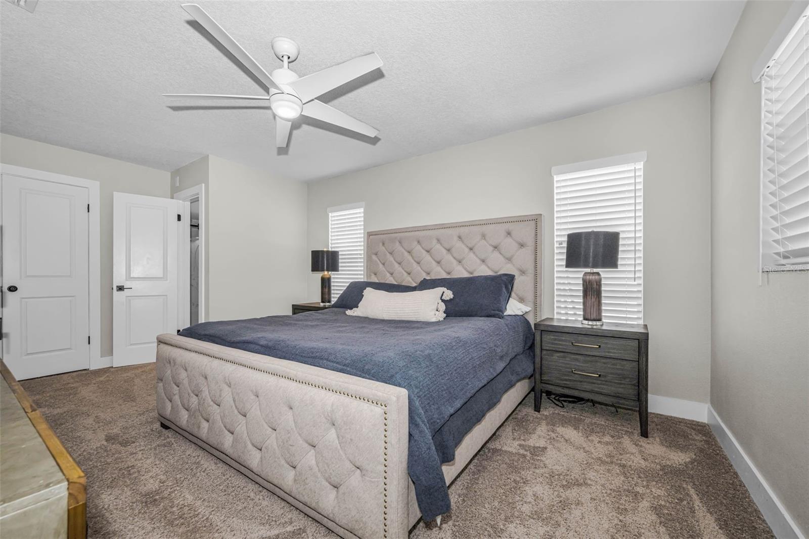 RAVENWOOD MANOR - Residential