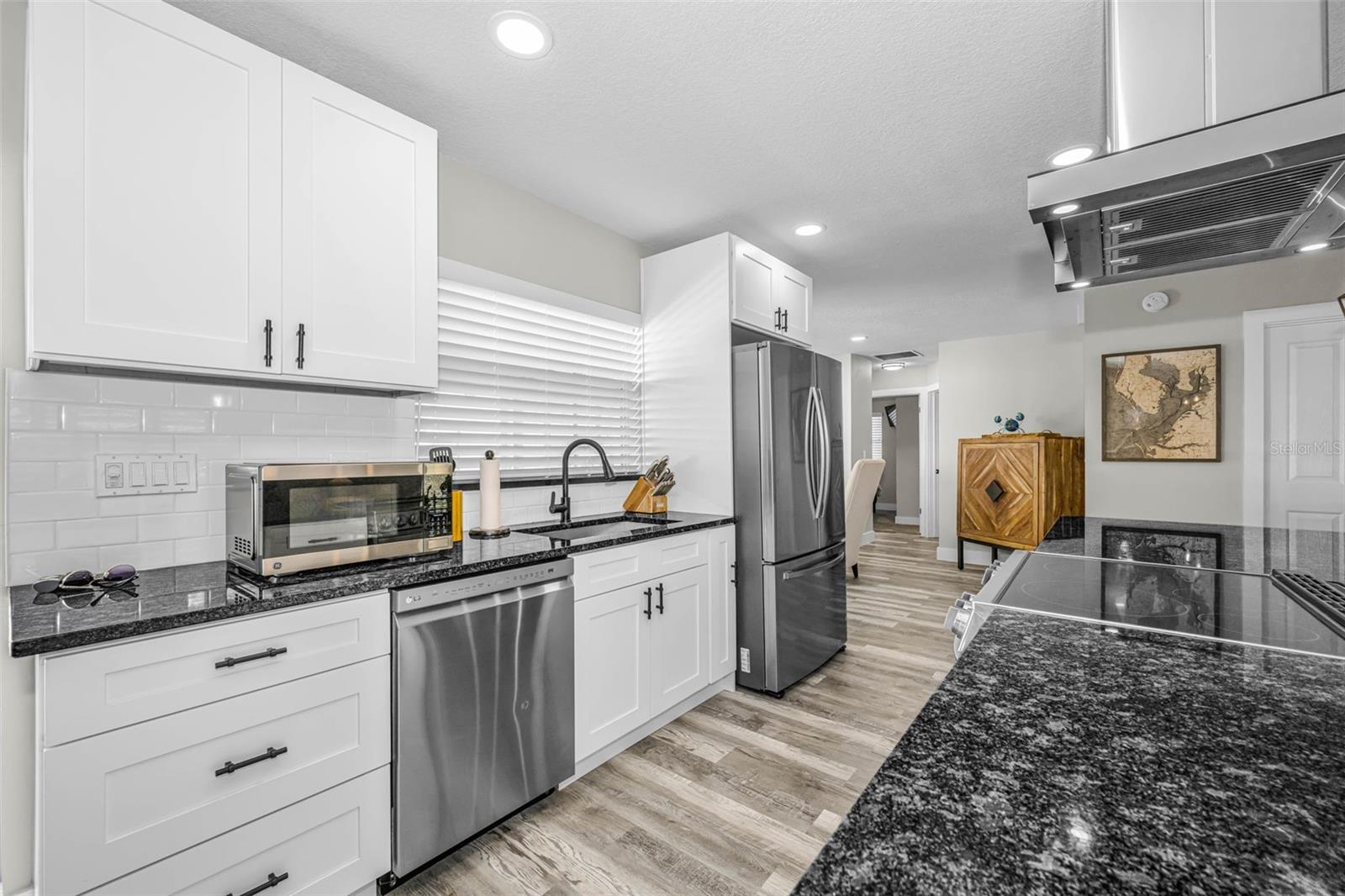 RAVENWOOD MANOR - Residential