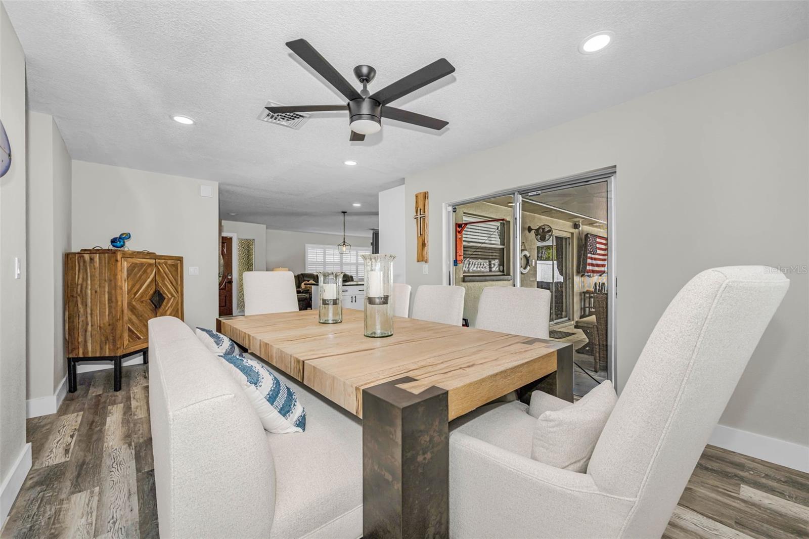 RAVENWOOD MANOR - Residential