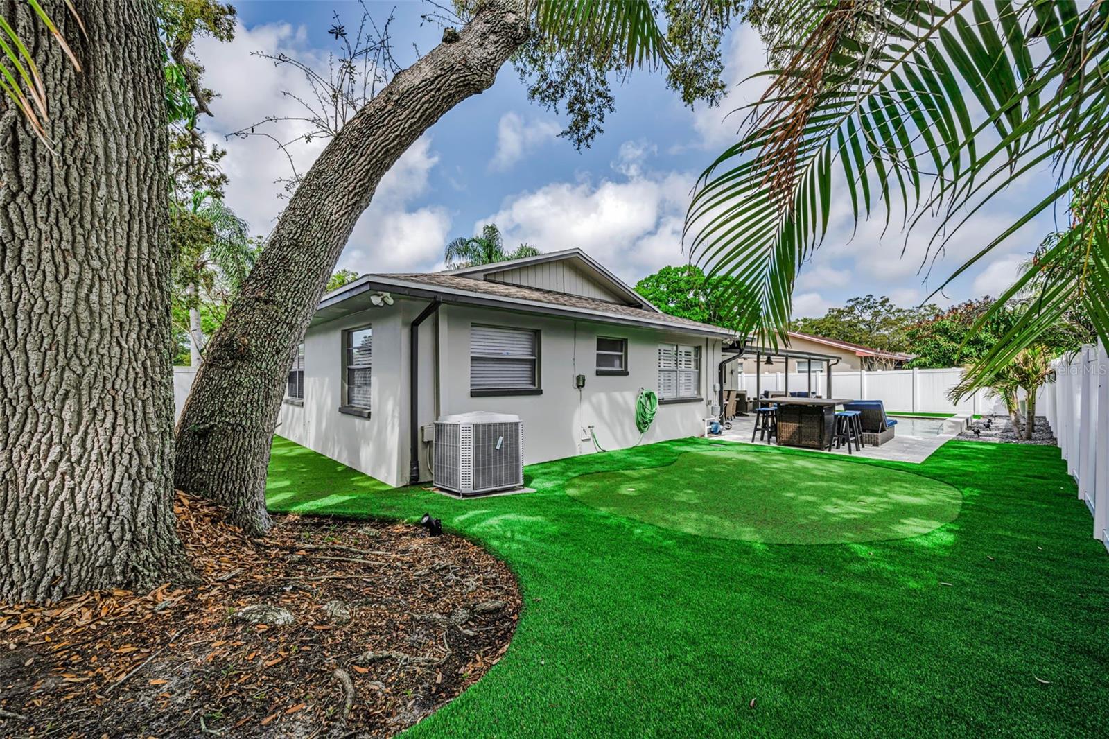 RAVENWOOD MANOR - Residential