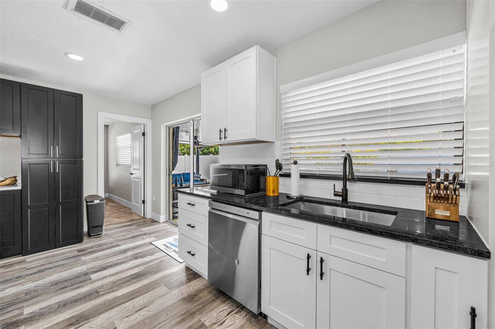 RAVENWOOD MANOR - Residential