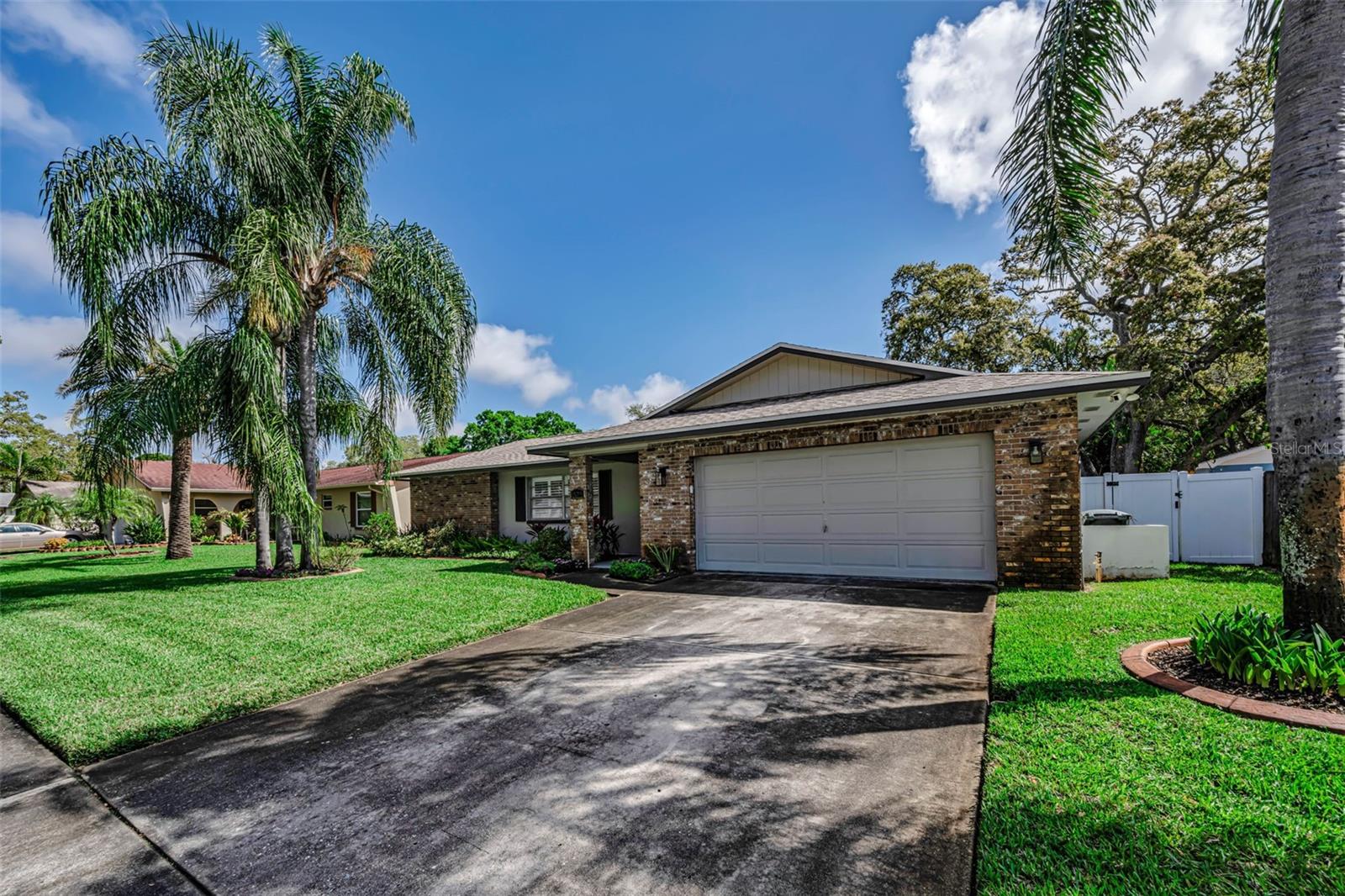 RAVENWOOD MANOR - Residential