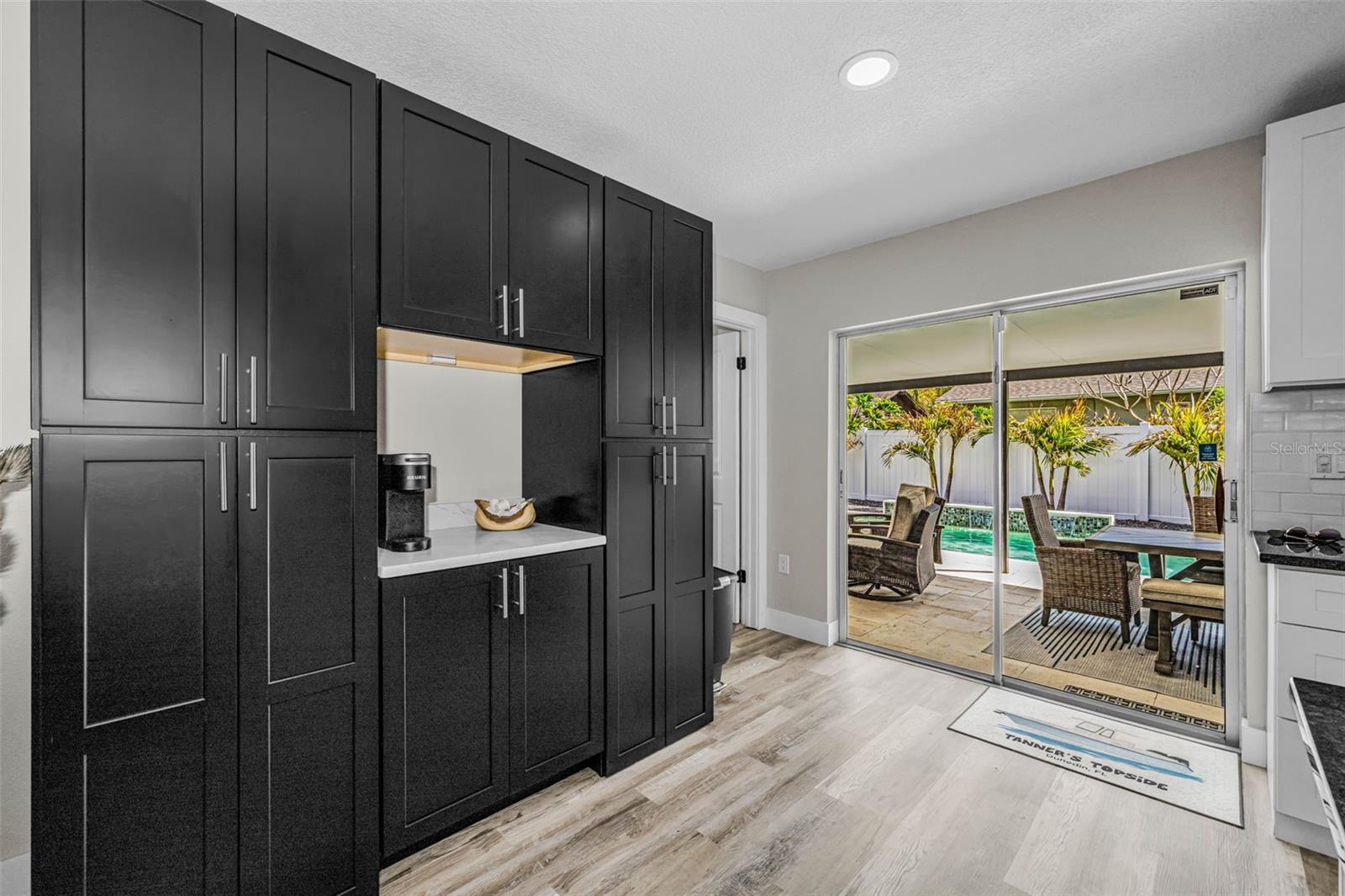 RAVENWOOD MANOR - Residential