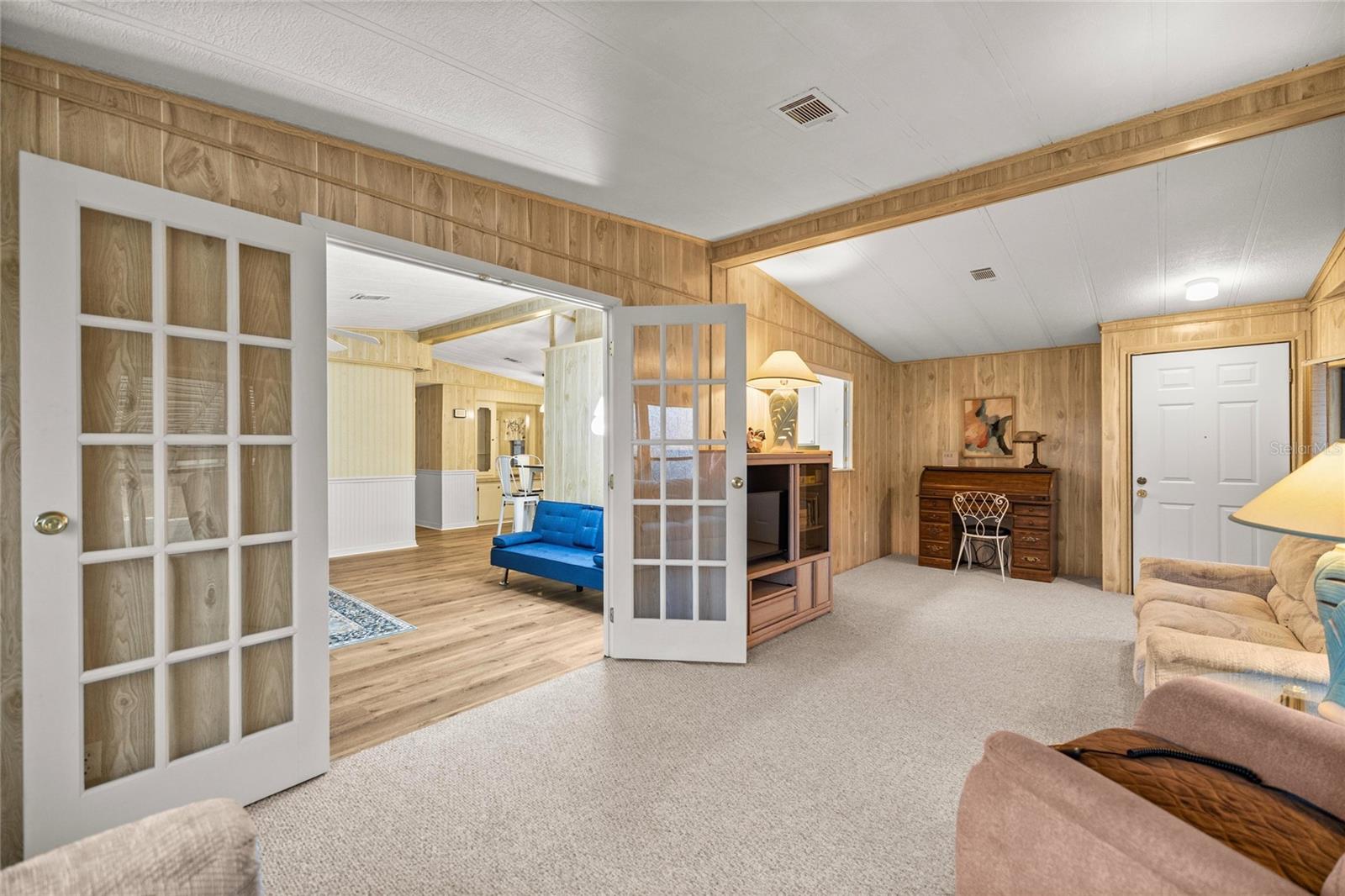 LEESBURG EAST COACHWOOD COLONY ADD 01 - Residential