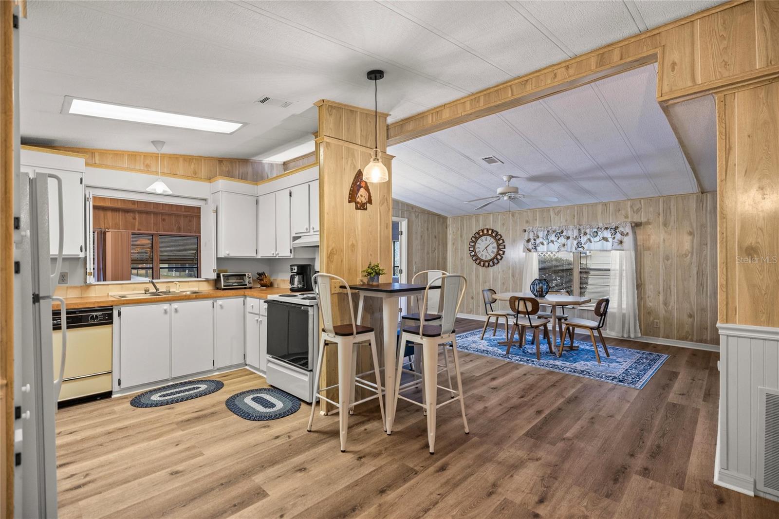 LEESBURG EAST COACHWOOD COLONY ADD 01 - Residential