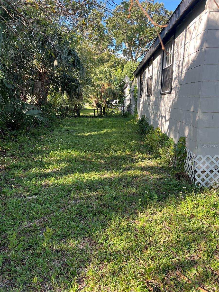 DAYTONA GARDENS 01 - Residential Lease