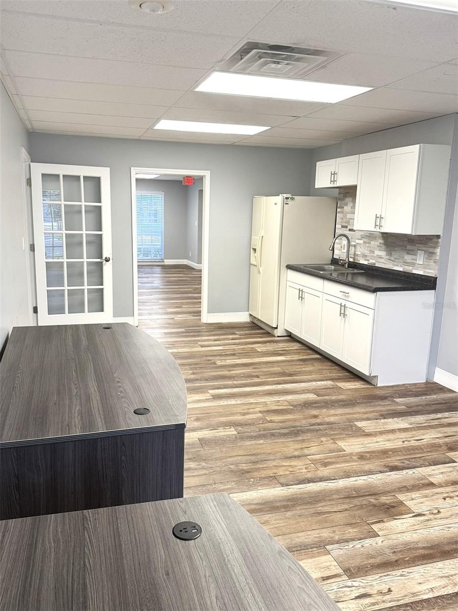 BELLEAIR MANOR UN 3 - Commercial Lease