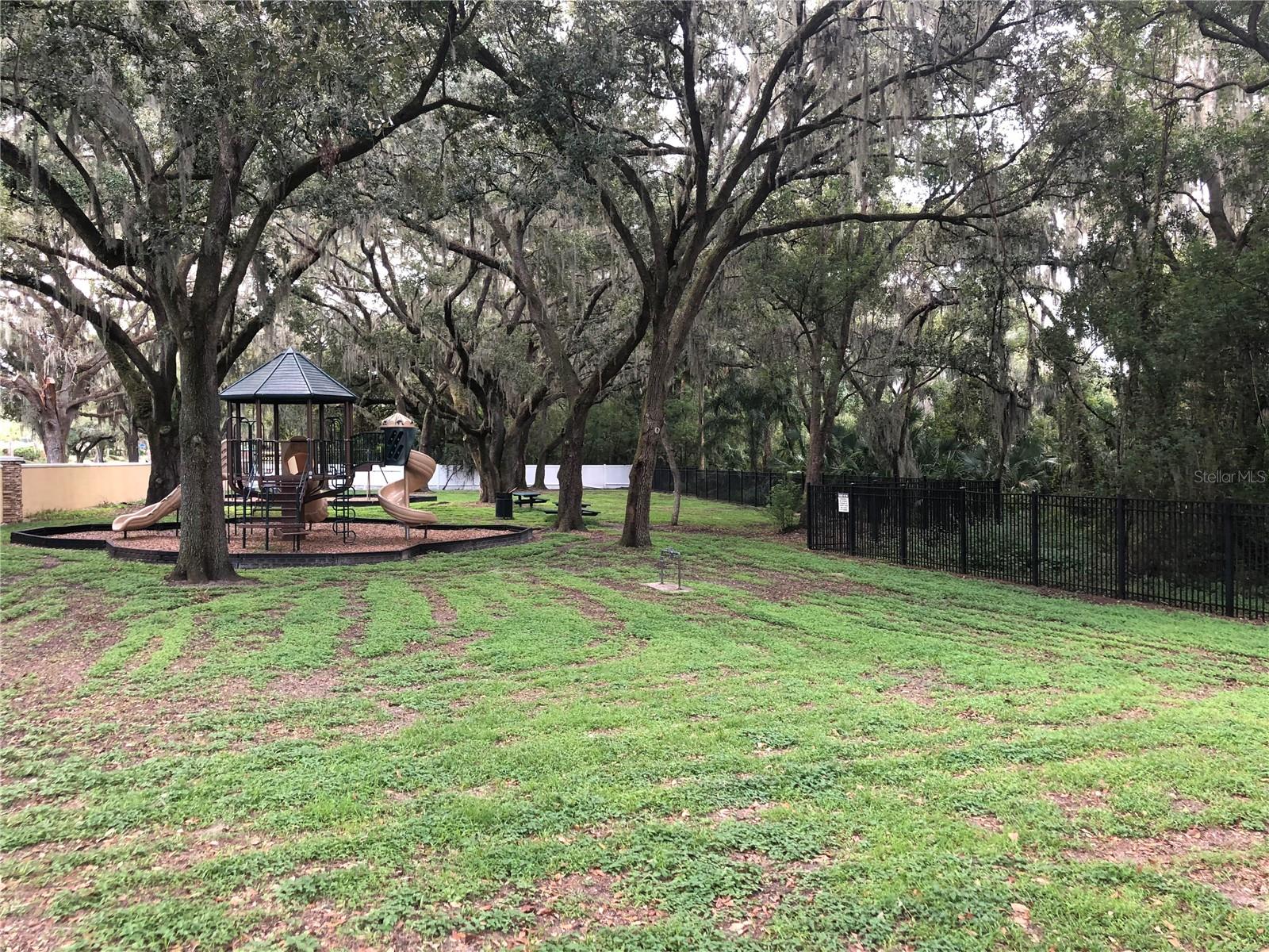 REGENCY KEY TWNHMS - Residential Lease