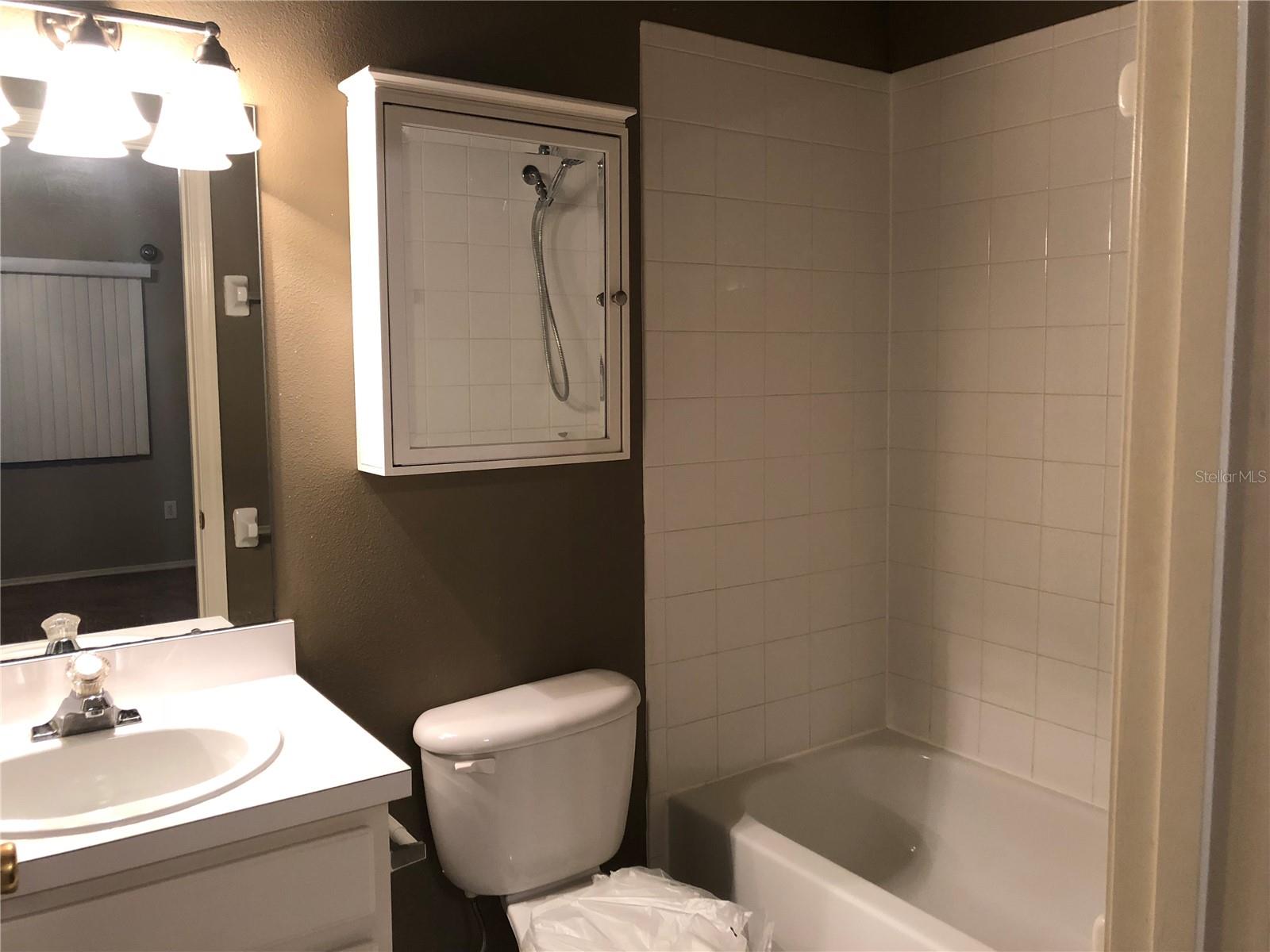 REGENCY KEY TWNHMS - Residential Lease