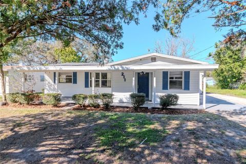 A home in LAKELAND