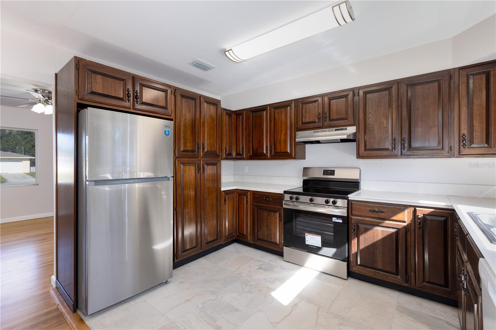 SYLVAN SHORES - Residential