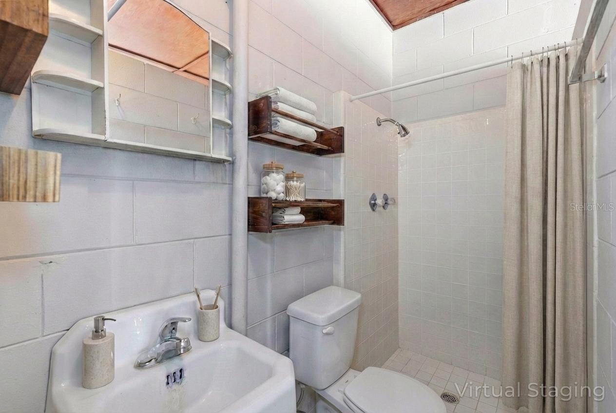 SYLVAN SHORES - Residential