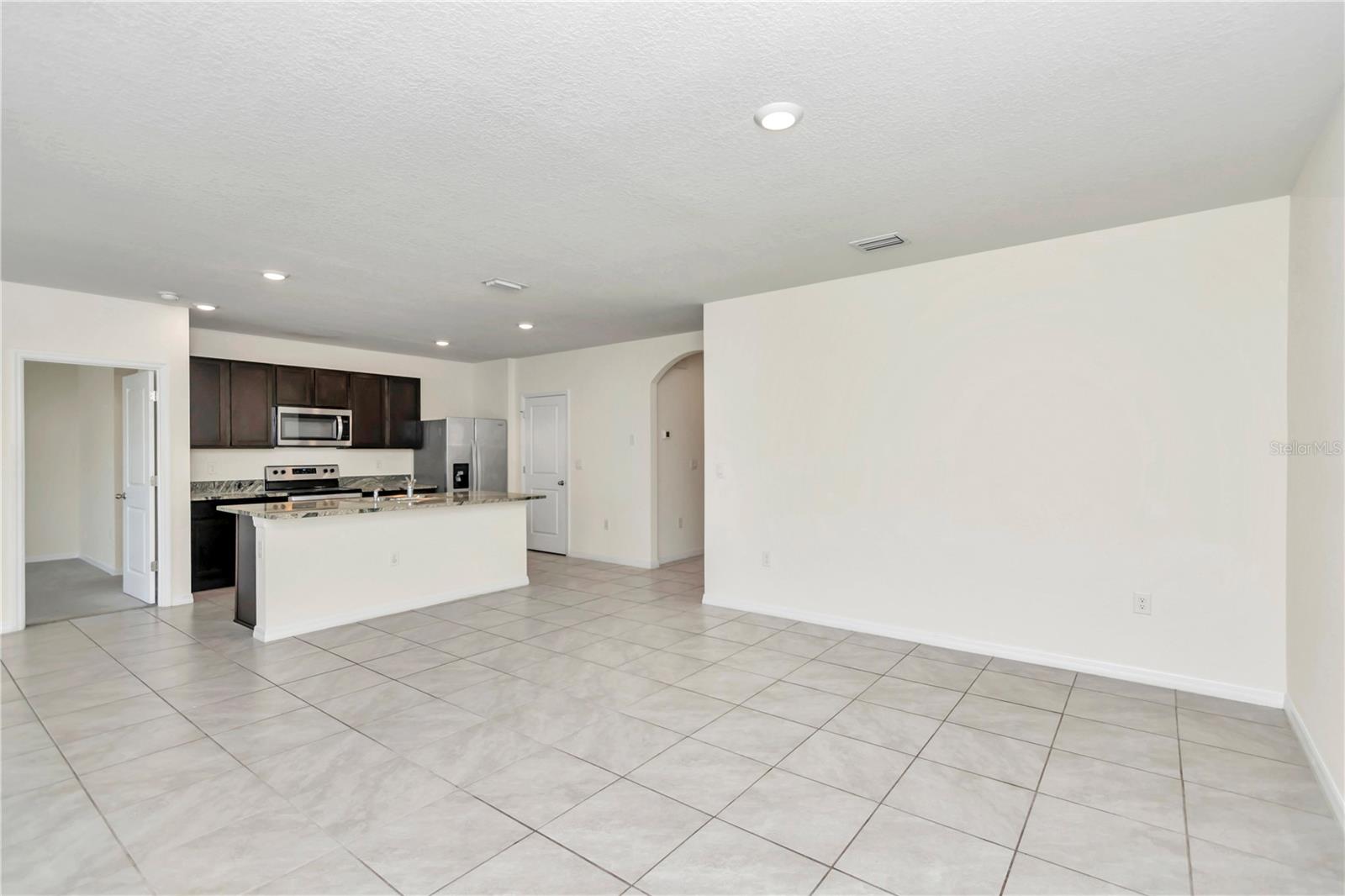 LAKE DIAMOND NORTH - Residential
