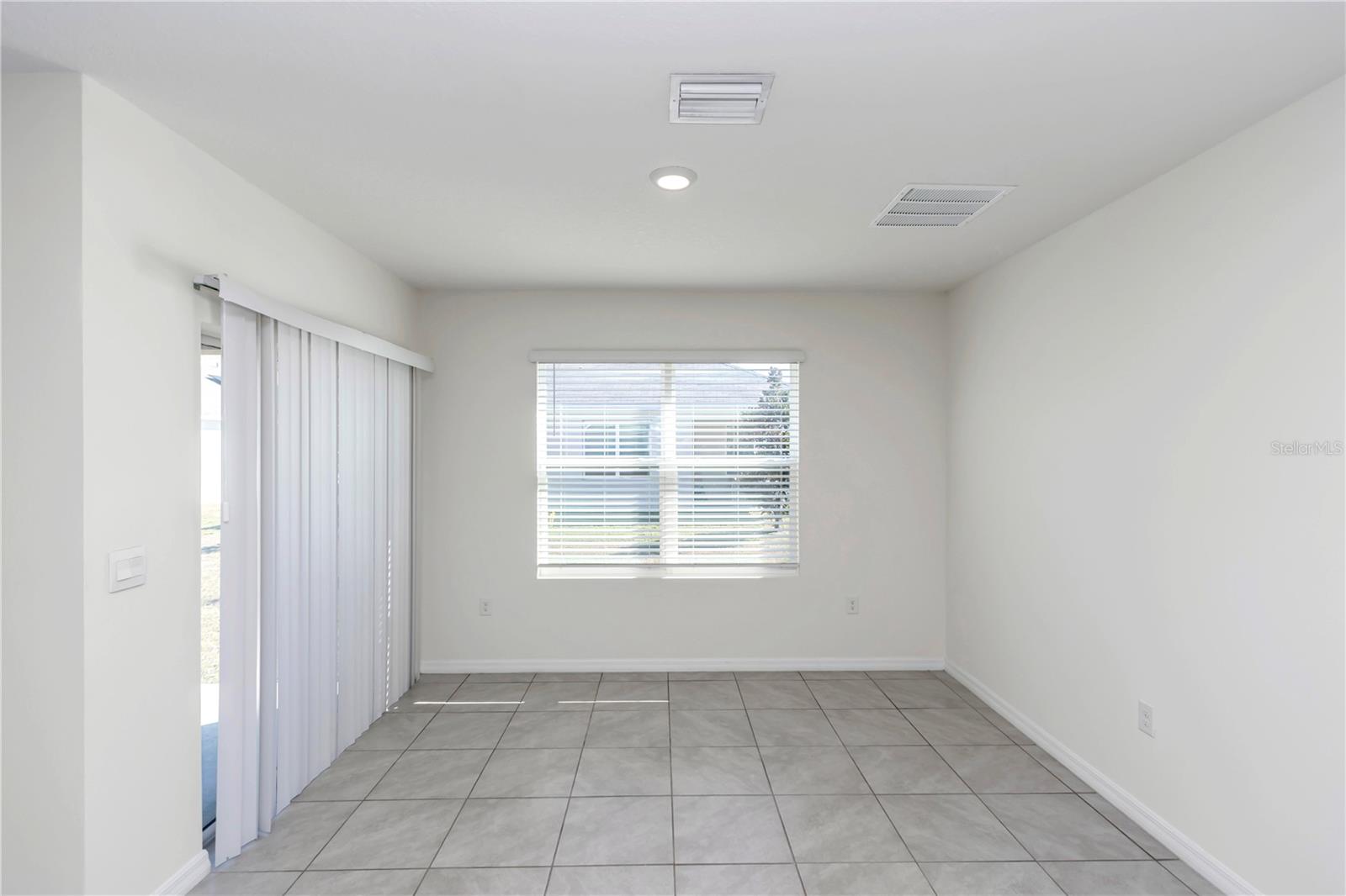 LAKE DIAMOND NORTH - Residential
