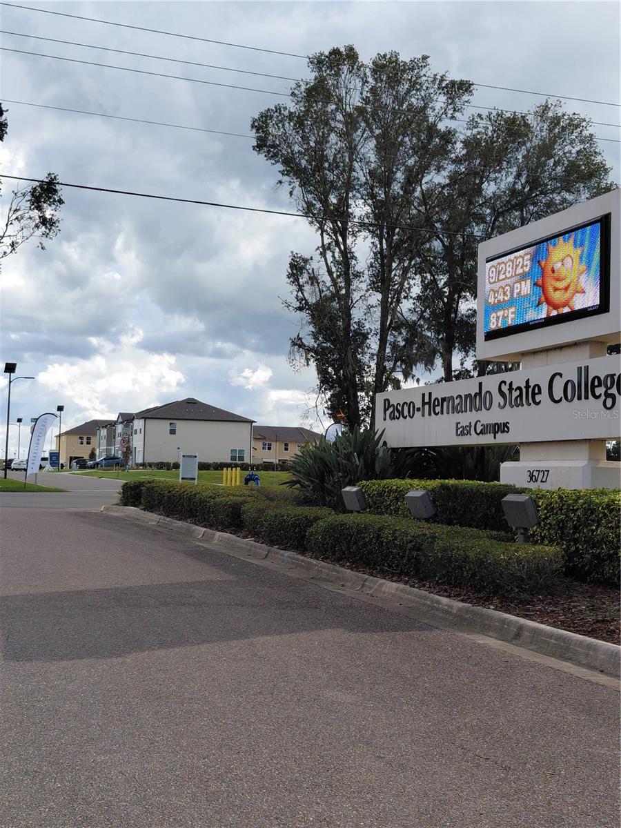 VISTA WALK - Residential