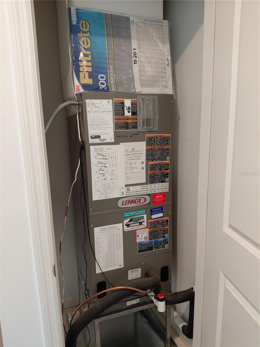 VISTA WALK - Residential