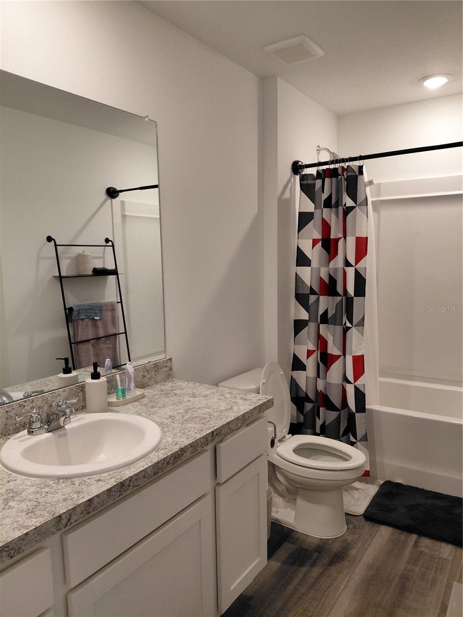 VISTA WALK - Residential