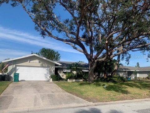 A home in SEMINOLE