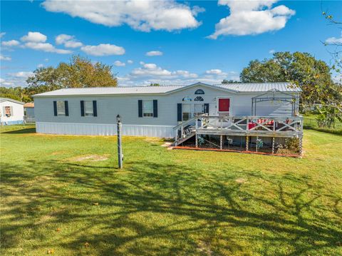 A home in LAKELAND