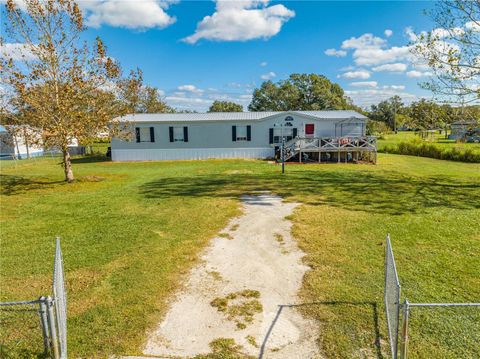 A home in LAKELAND