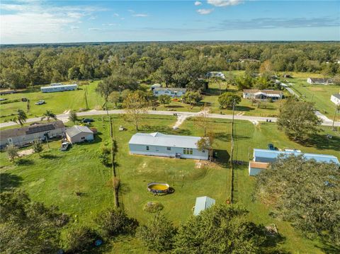 A home in LAKELAND