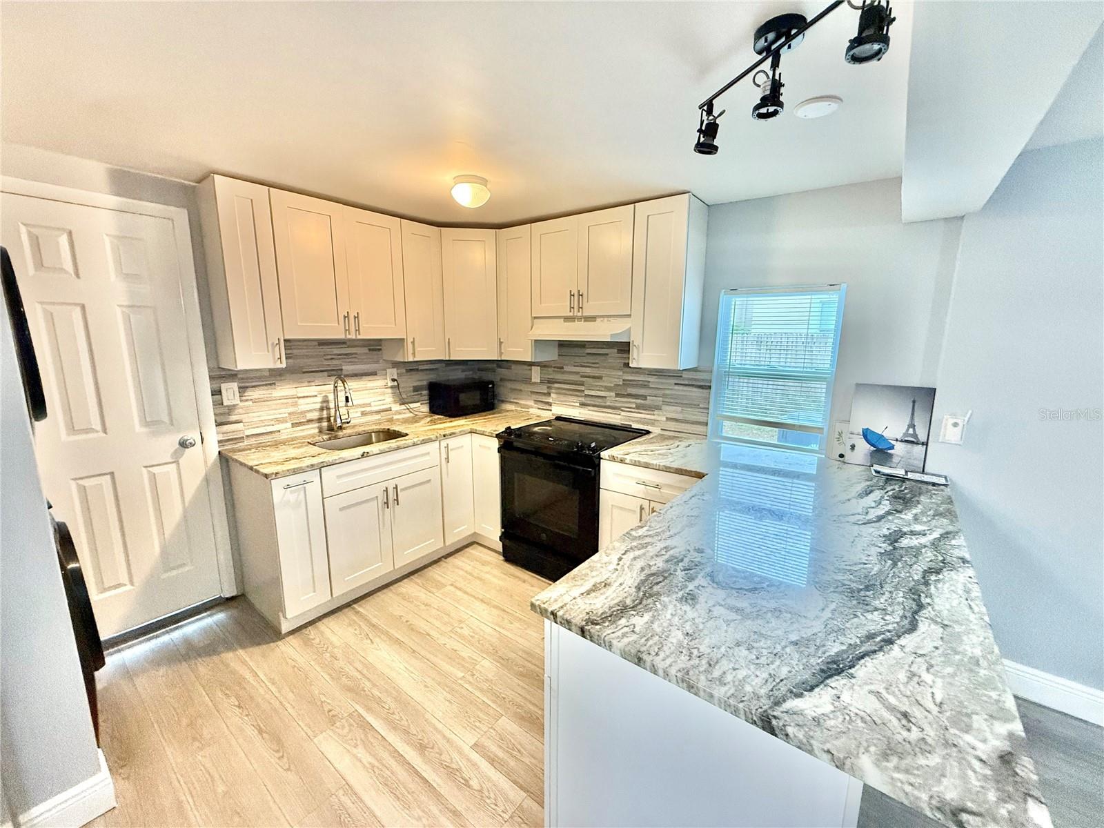 ELLA-MAR PARK - Residential