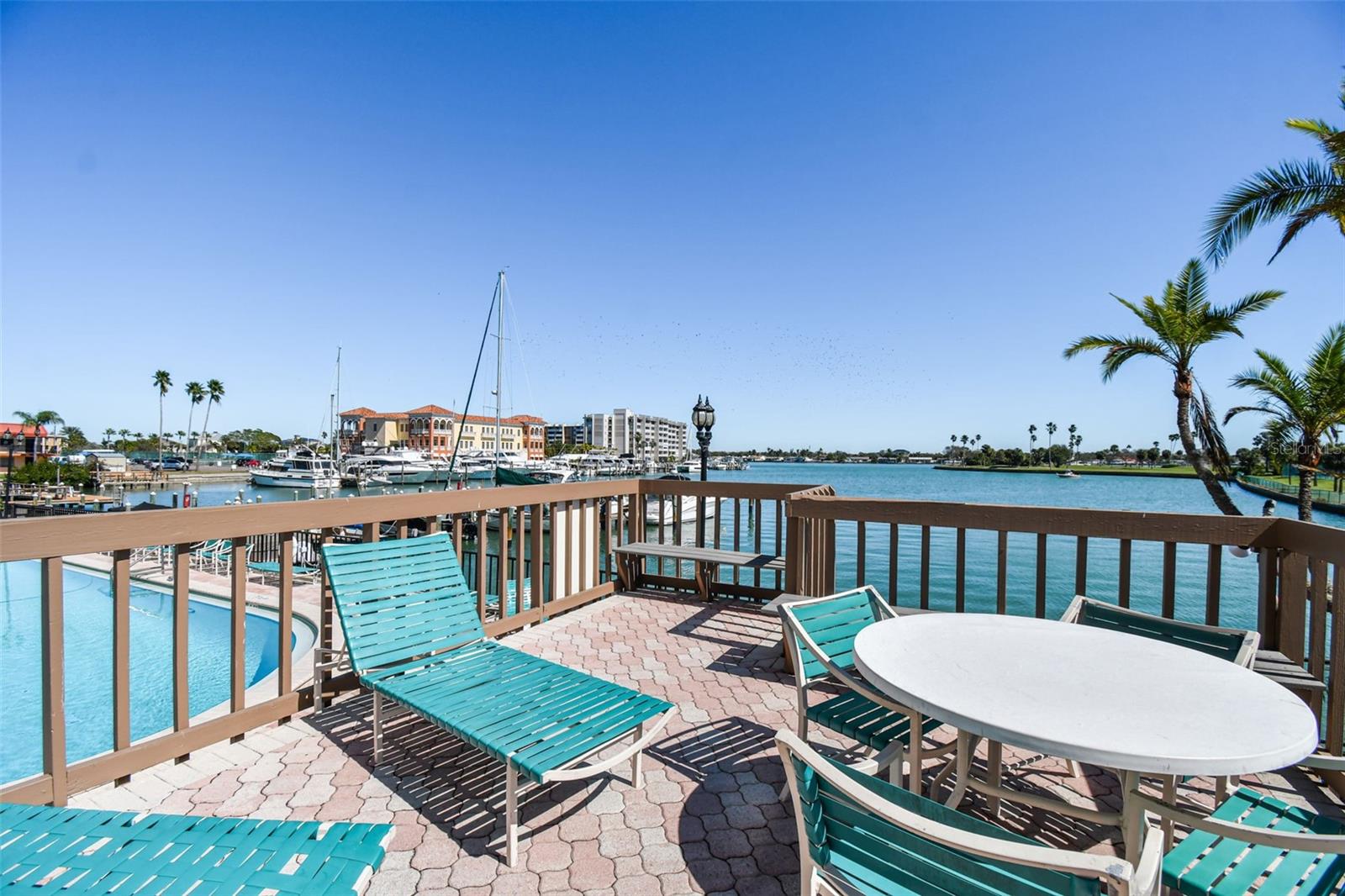 PARADISE ISLAND TOWERS CONDO - Residential