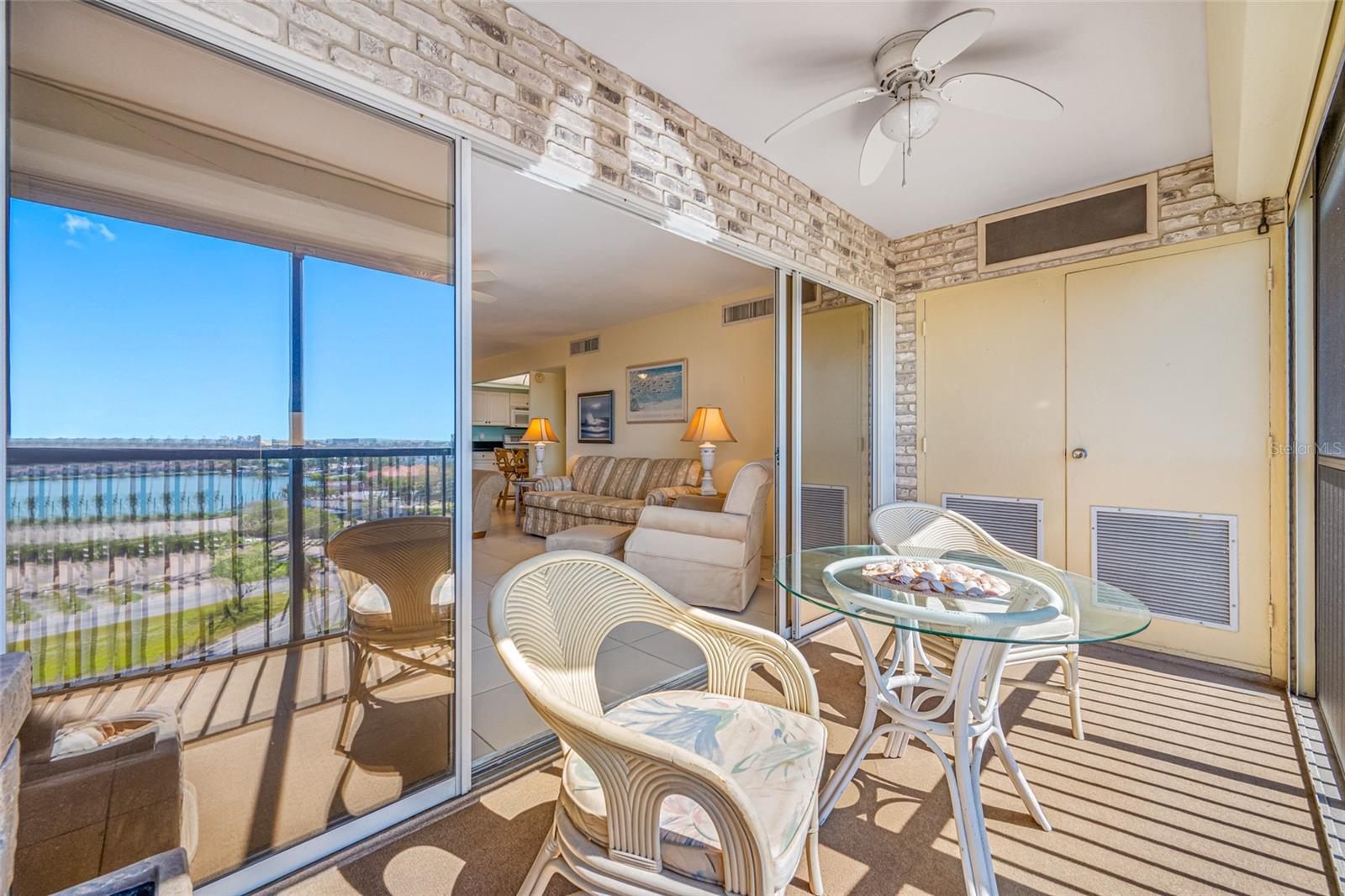 PARADISE ISLAND TOWERS CONDO - Residential