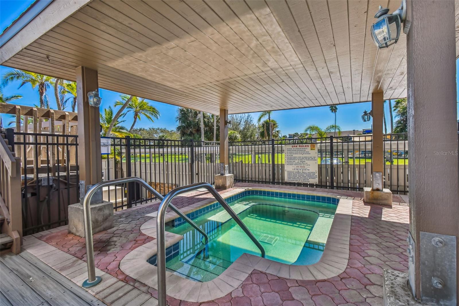 PARADISE ISLAND TOWERS CONDO - Residential