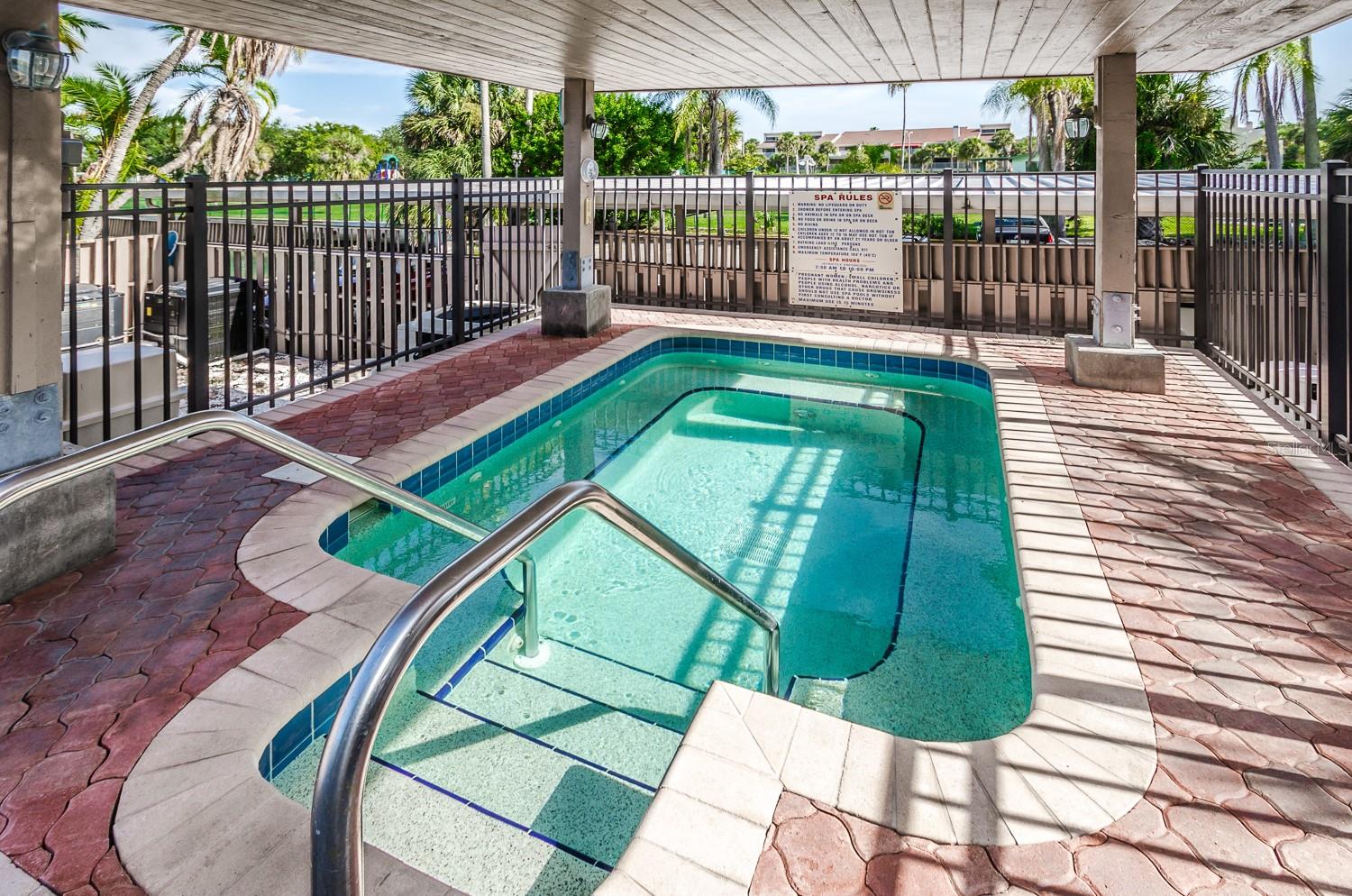 PARADISE ISLAND TOWERS CONDO - Residential