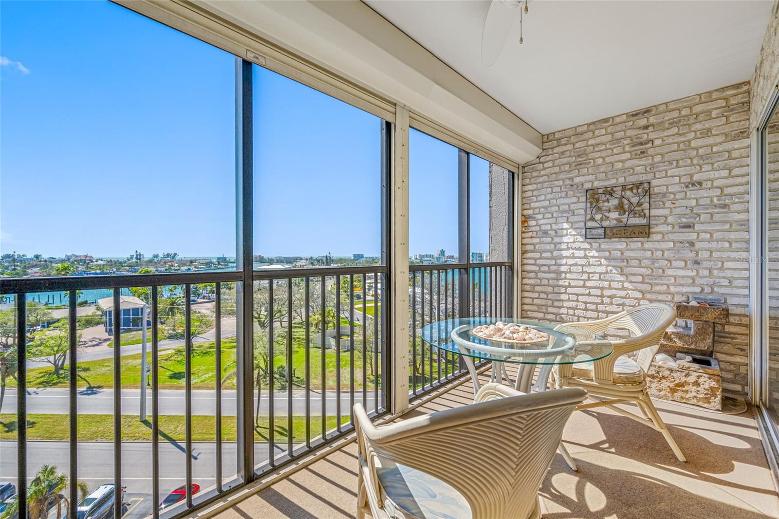 PARADISE ISLAND TOWERS CONDO - Residential