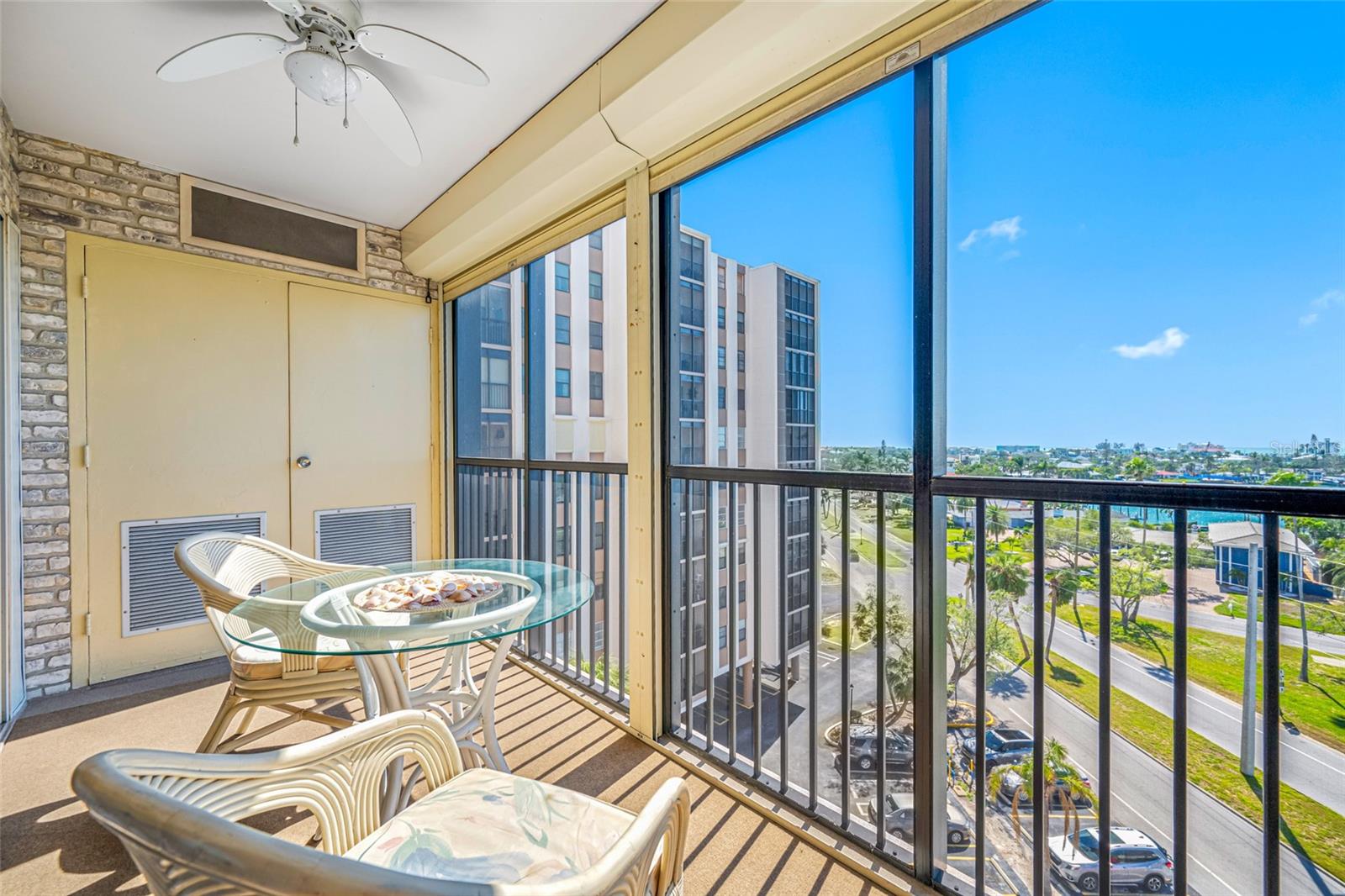 PARADISE ISLAND TOWERS CONDO - Residential