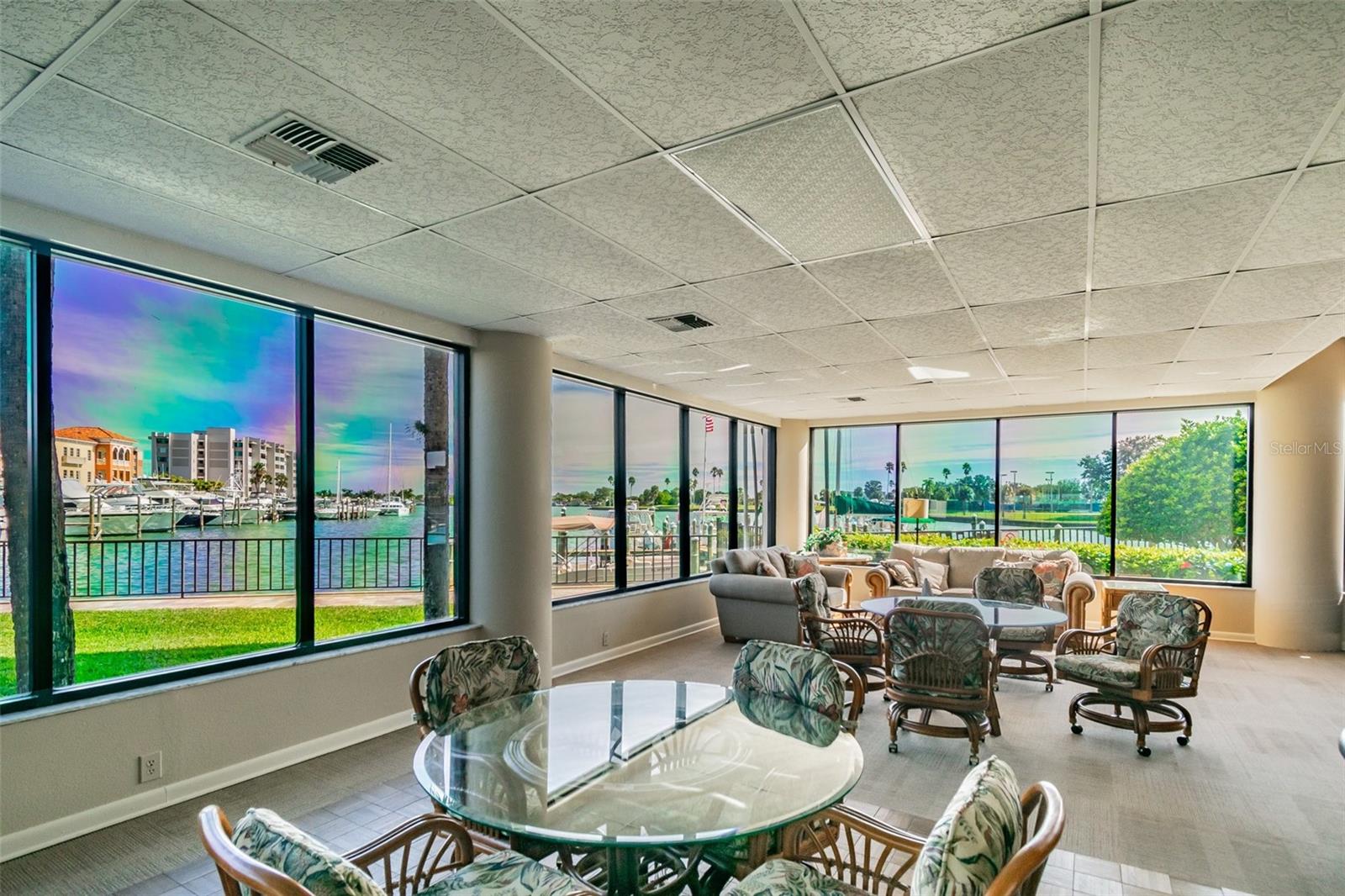 PARADISE ISLAND TOWERS CONDO - Residential