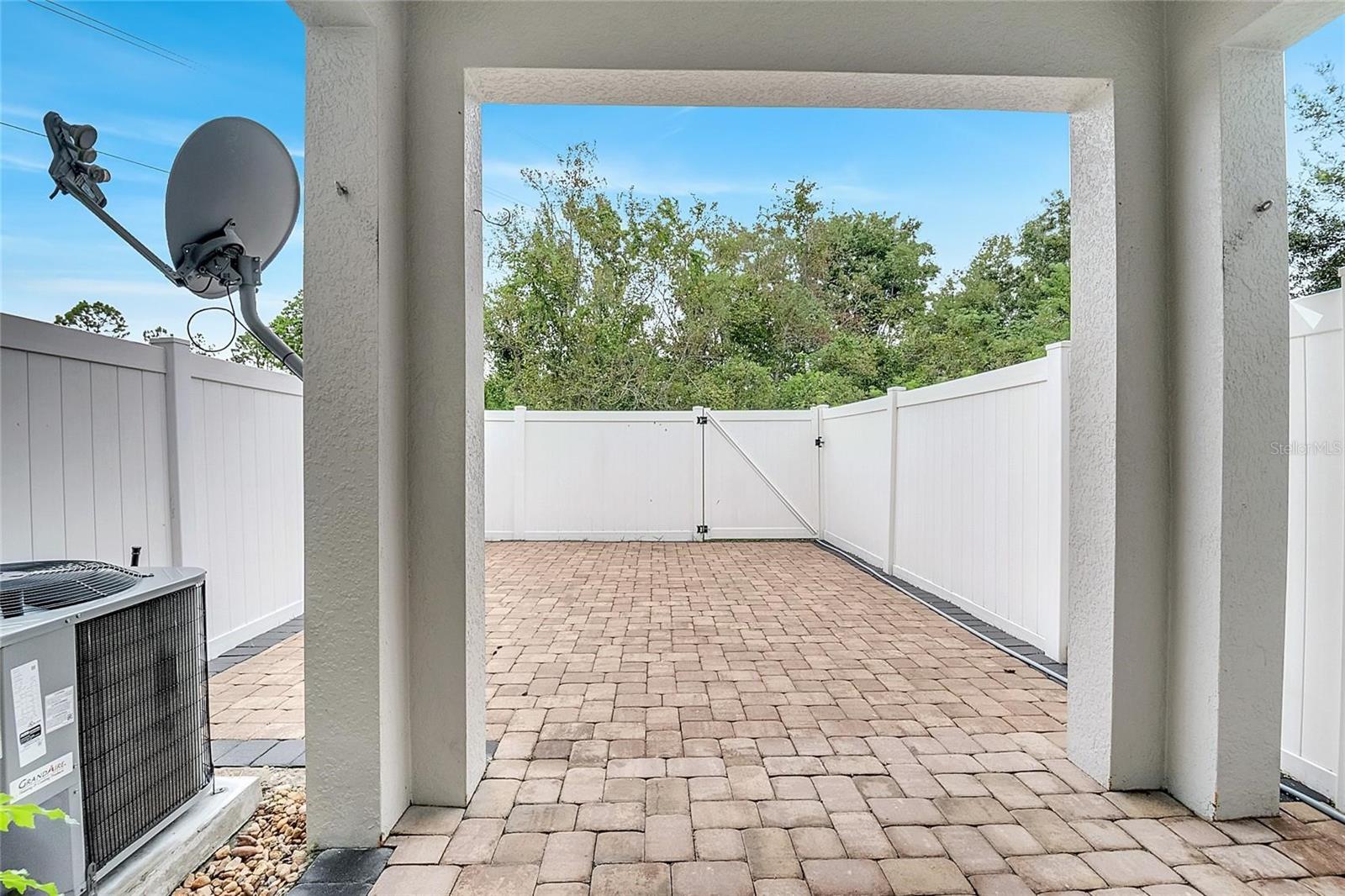 SOMERSET CHASE - Residential Lease