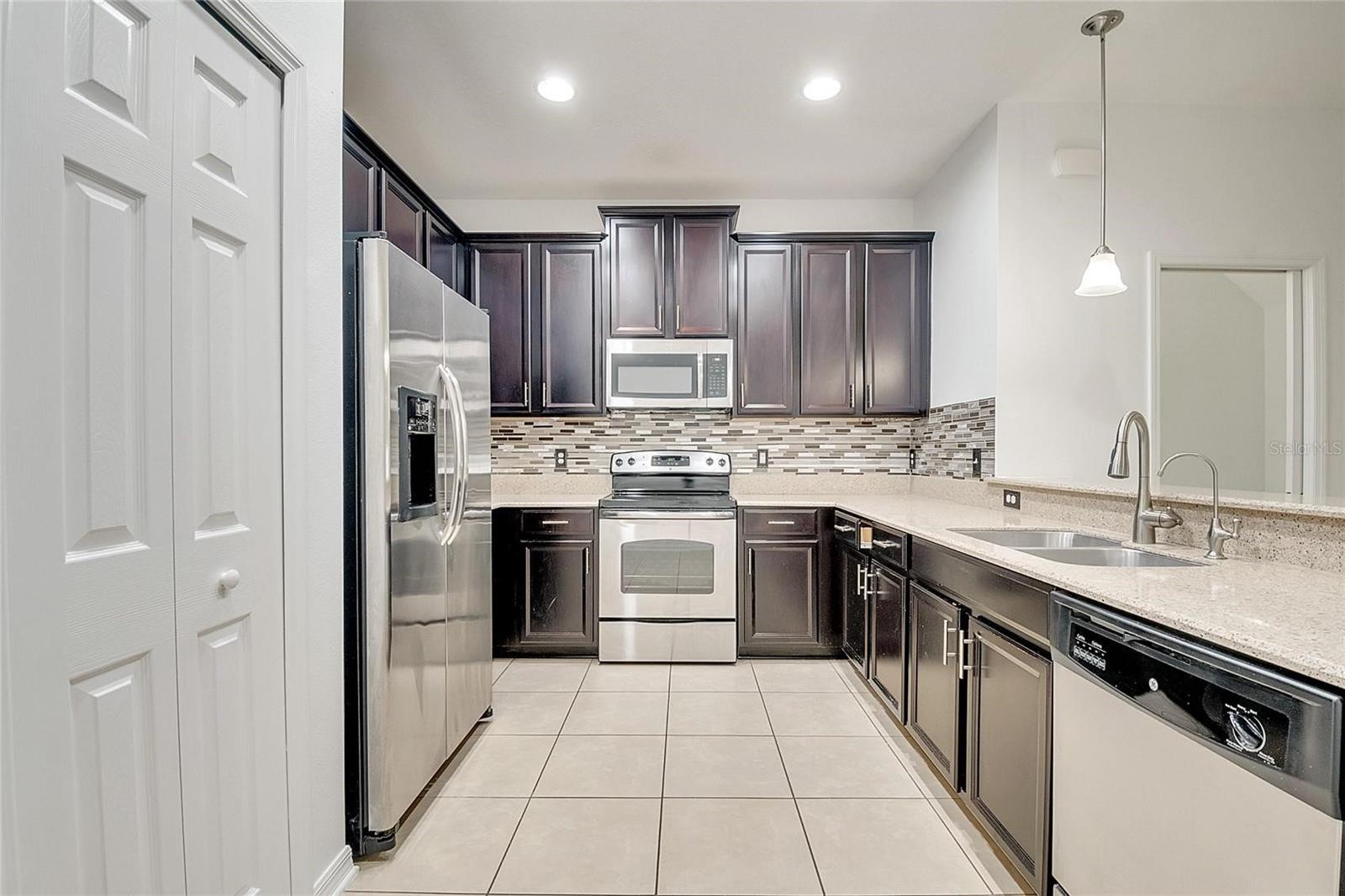 SOMERSET CHASE - Residential Lease