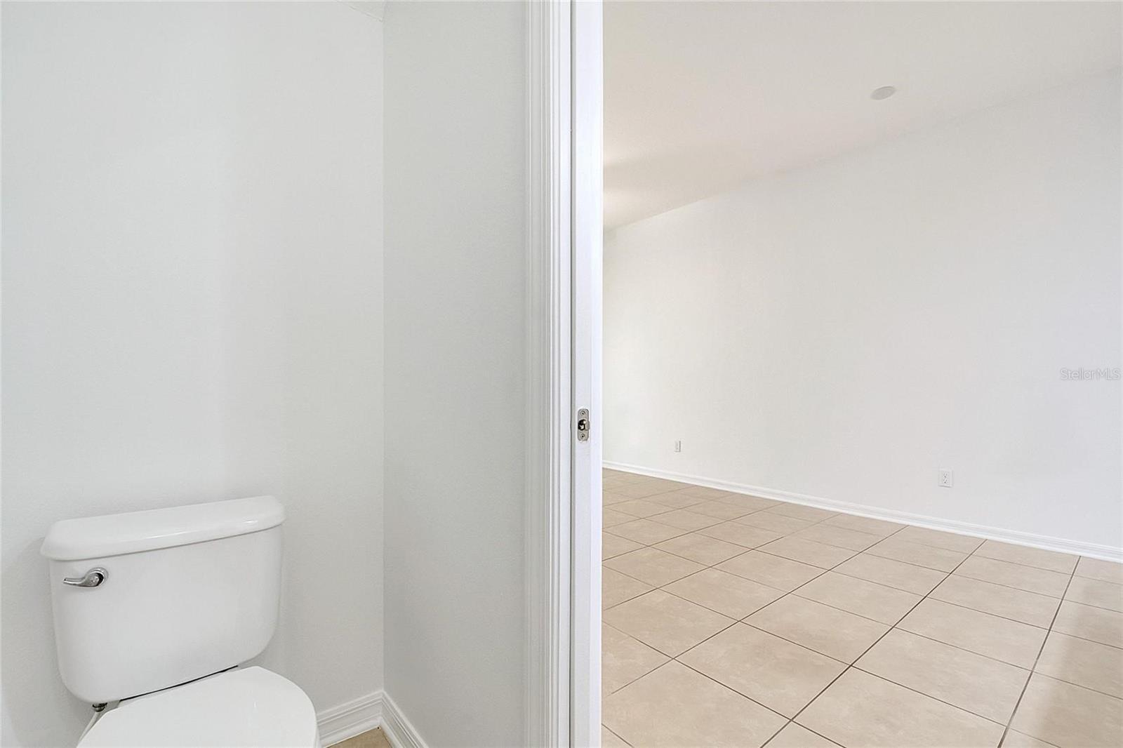 SOMERSET CHASE - Residential Lease