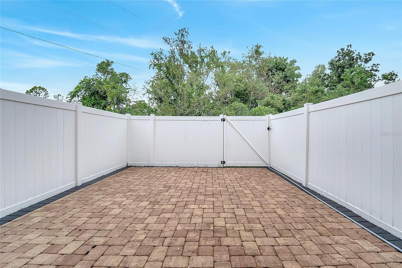 SOMERSET CHASE - Residential Lease