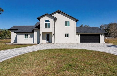 Photo of 4110 Meadow Run Lane, Wesley Chapel, FL 33543 (MLS # TB8471612)