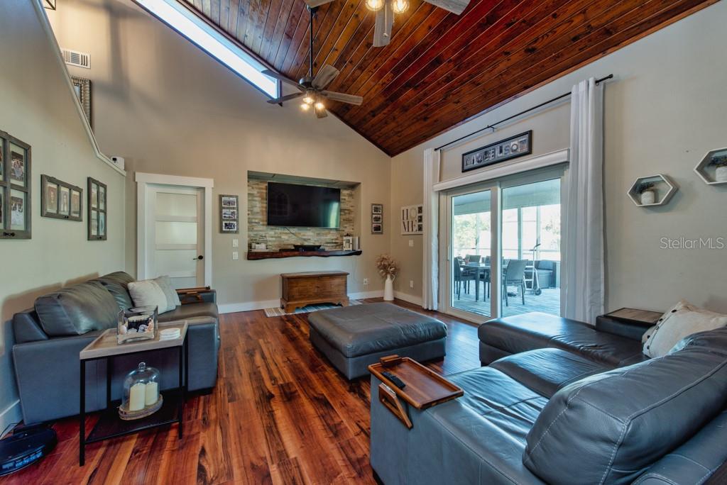 4110 MEADOW RUN LANE