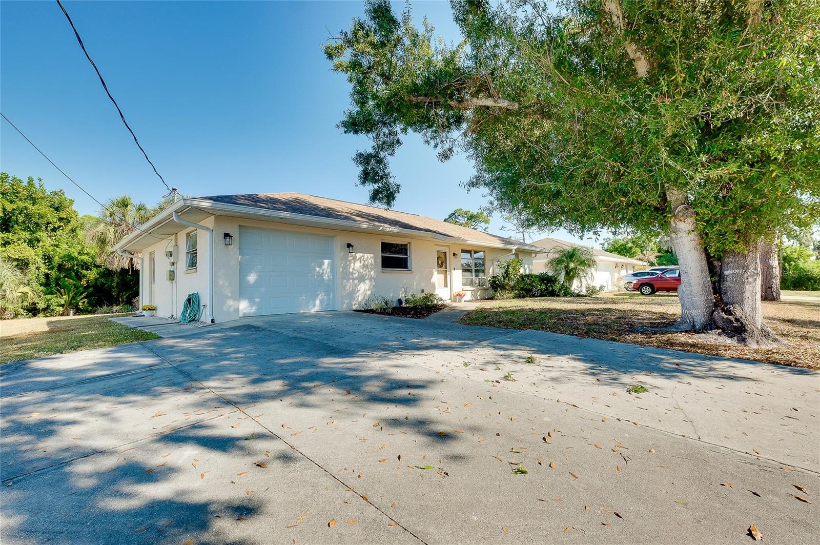 SOUTH VENICE - Residential