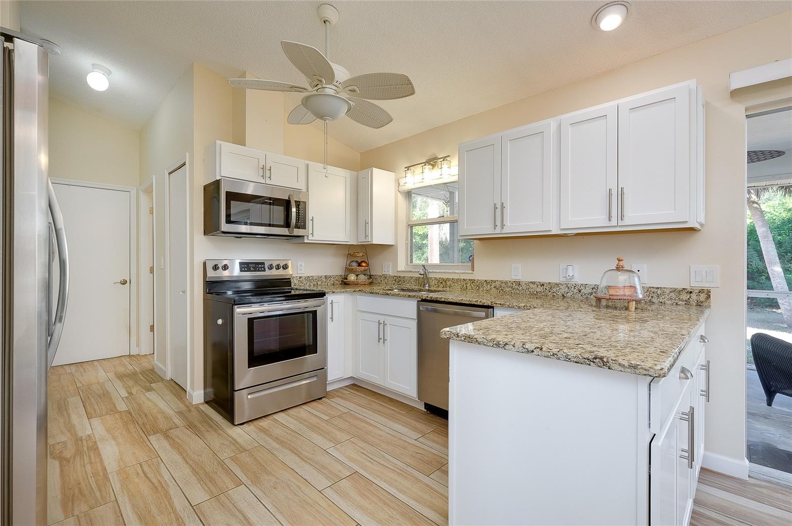 SOUTH VENICE - Residential