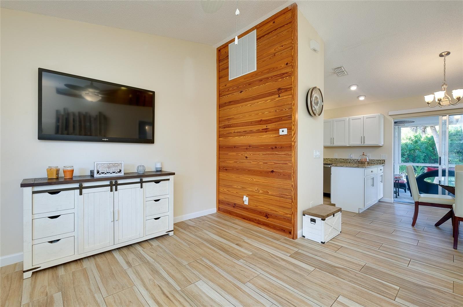 SOUTH VENICE - Residential