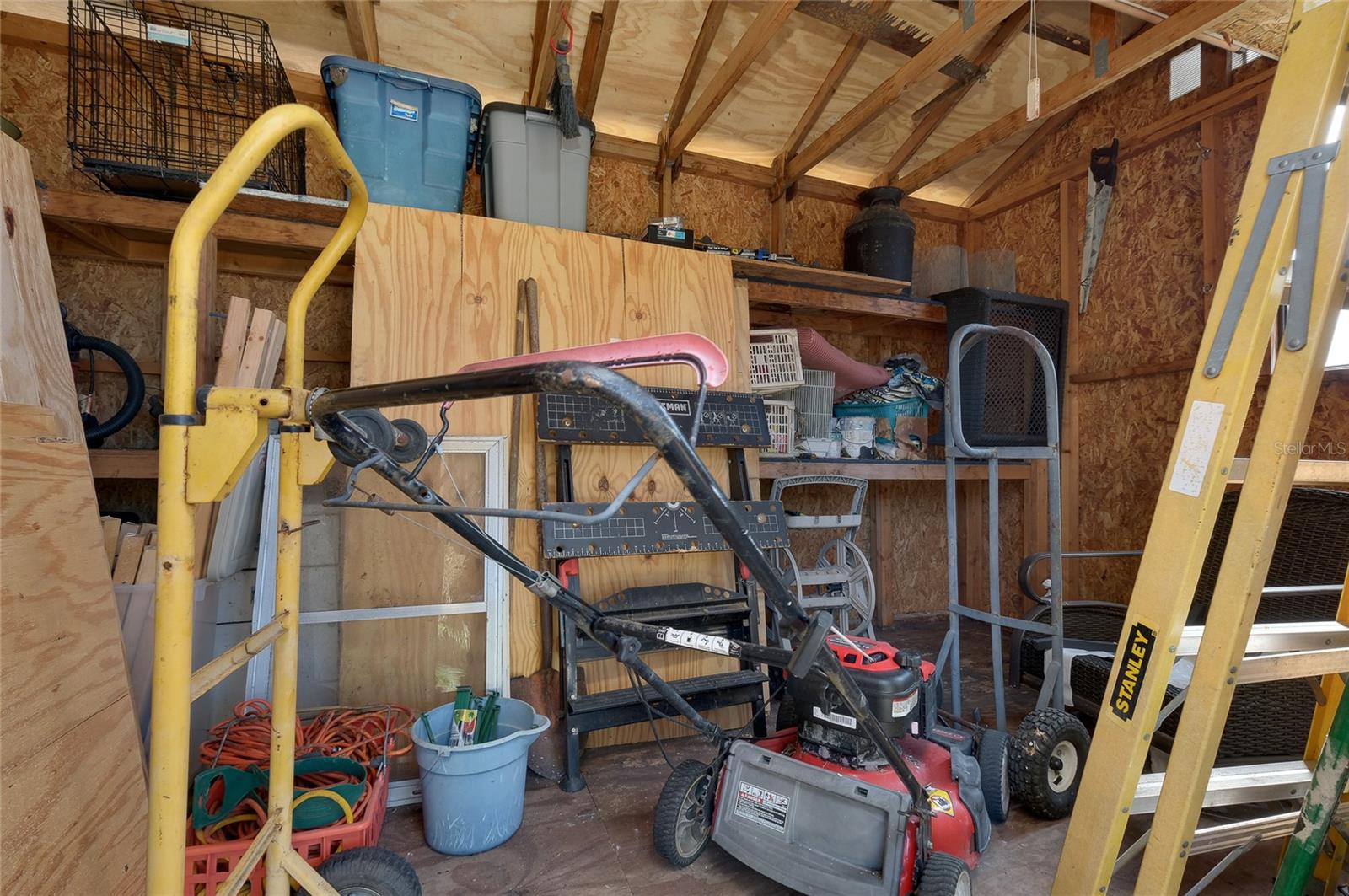 SOUTH VENICE - Residential