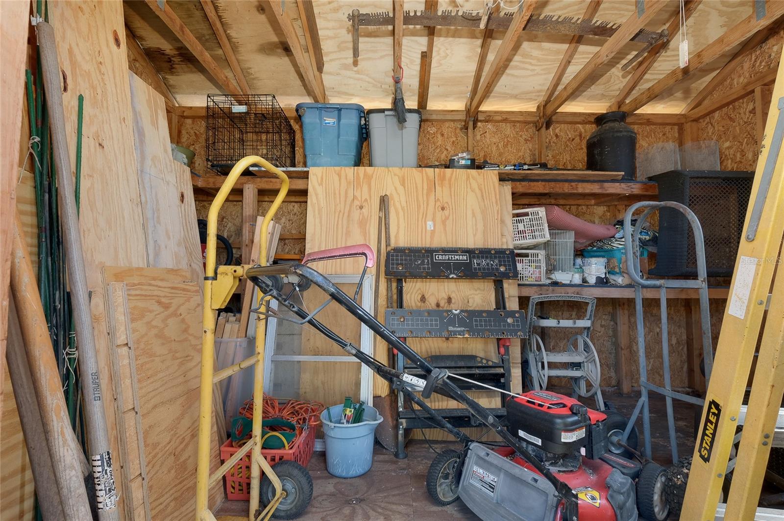 SOUTH VENICE - Residential