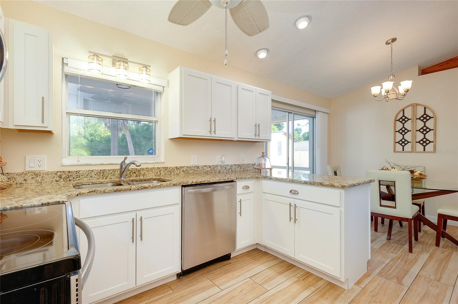 SOUTH VENICE - Residential